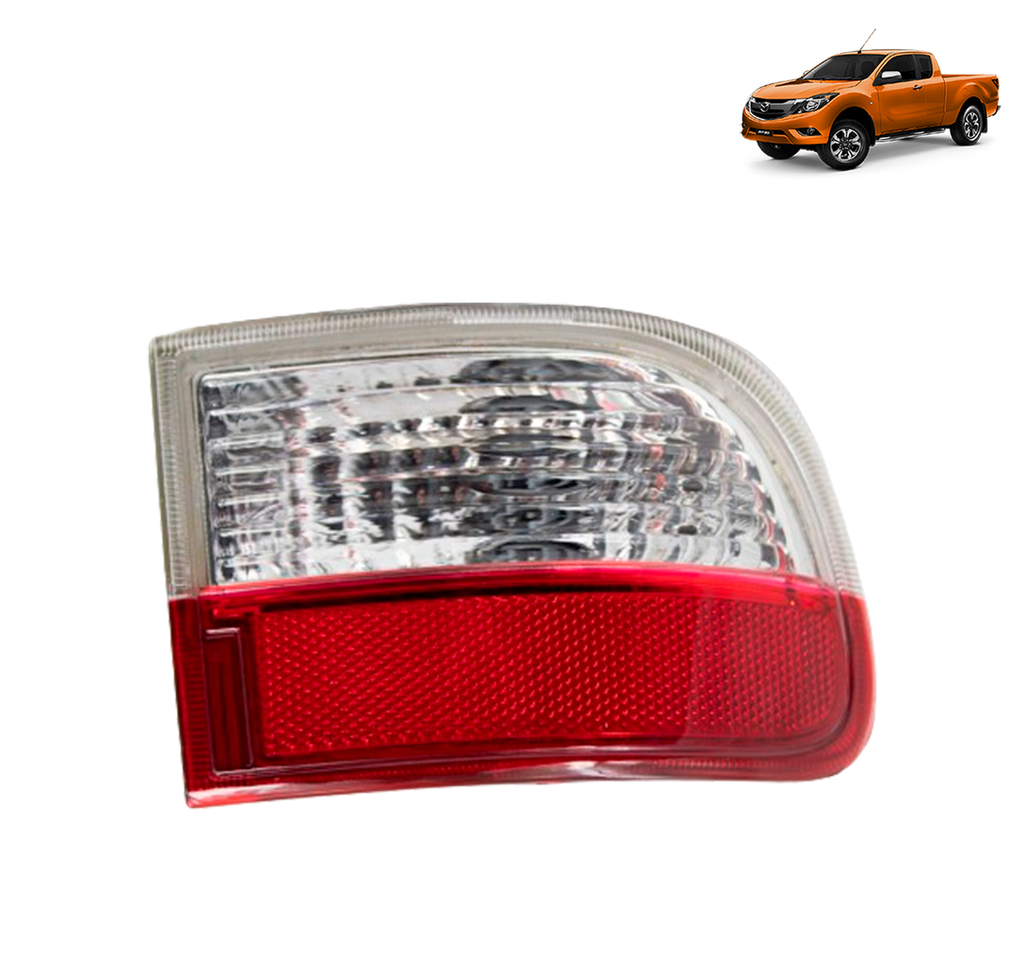 FOCO TRASERO RETROCESO INFERIOR DERECHO 2.2 / 3.2 BT50 13-22